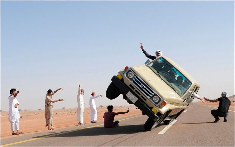 арабские развлечения, трюк на авто