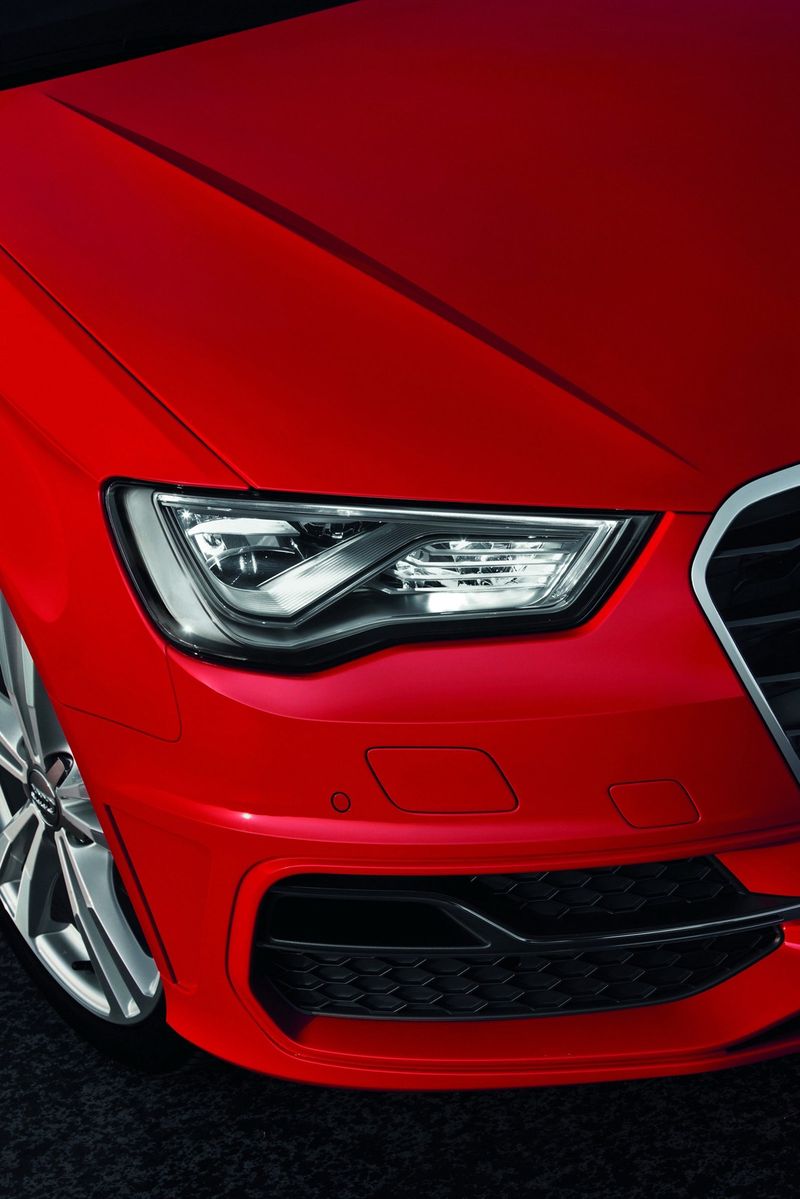 Компания Audi представила модель A3 Sportback (52 фото+видео)