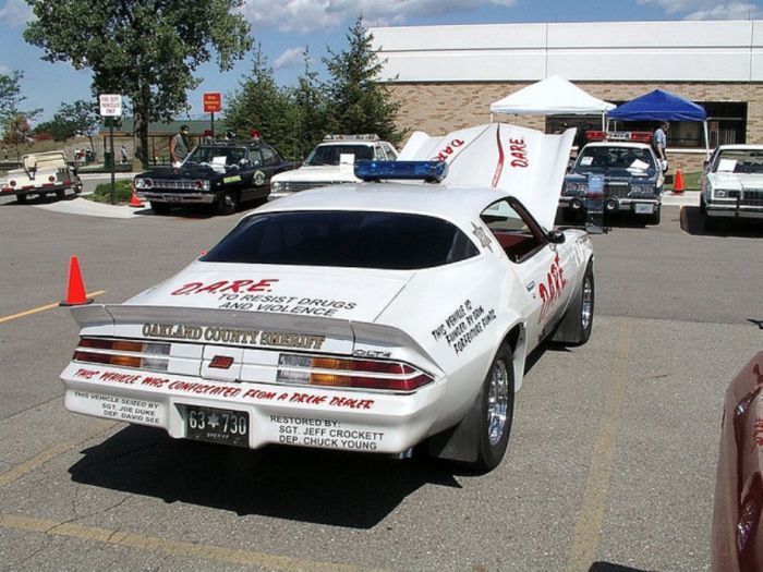 Необычные автомобили на службе в полиции (57 фото)