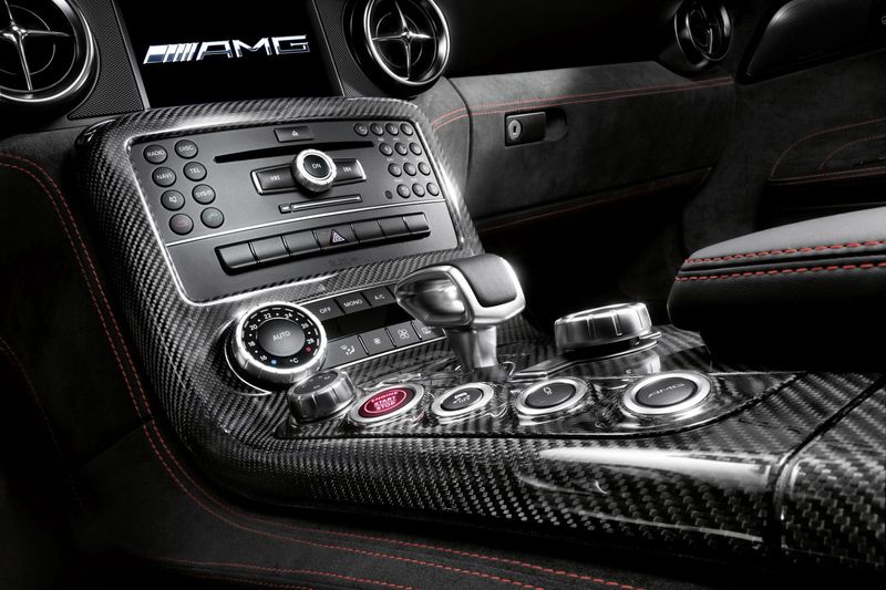 В компании Mercedes представили SLS AMG Black Series (28 фото)