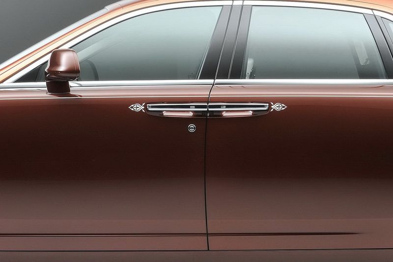 Компания Rolls-Royce покажет три новых версии модели Ghost (24 фото)