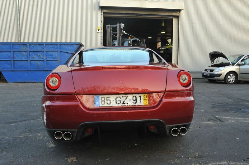 Найдено на Ebay. Разбитый Ferrari 599 GTB Cristiano Ronaldo (12 фото)