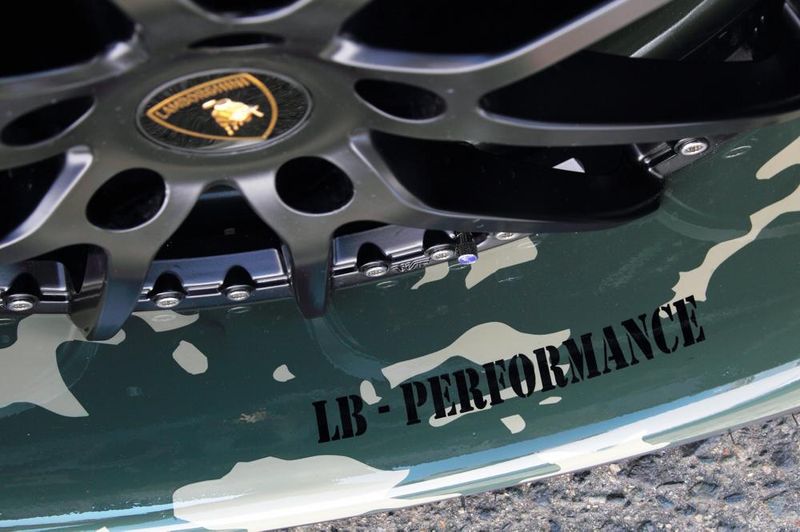 Lamborghini Murcielago в стиле милитари от тюнеров из LB Performance (26 фото)