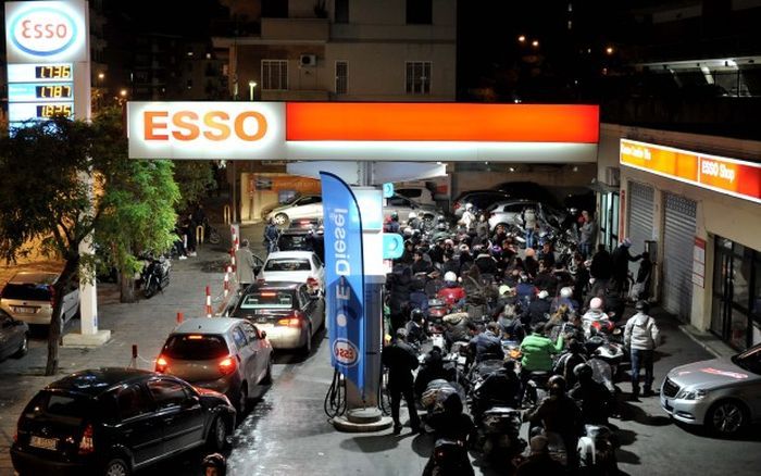 Бензиновый кризис в Италии (8 фото+видео)