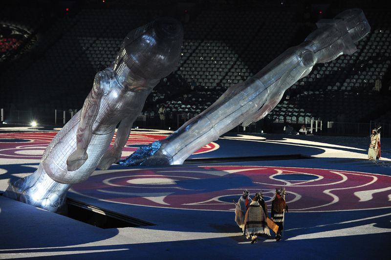 Огромные тотемы возведены на стадионе «BC Place» в честь XXI Зимних Олимпийских игр.