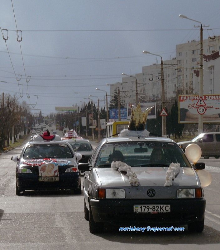 Парад love-мобилей в Севастополе (10 фото)
