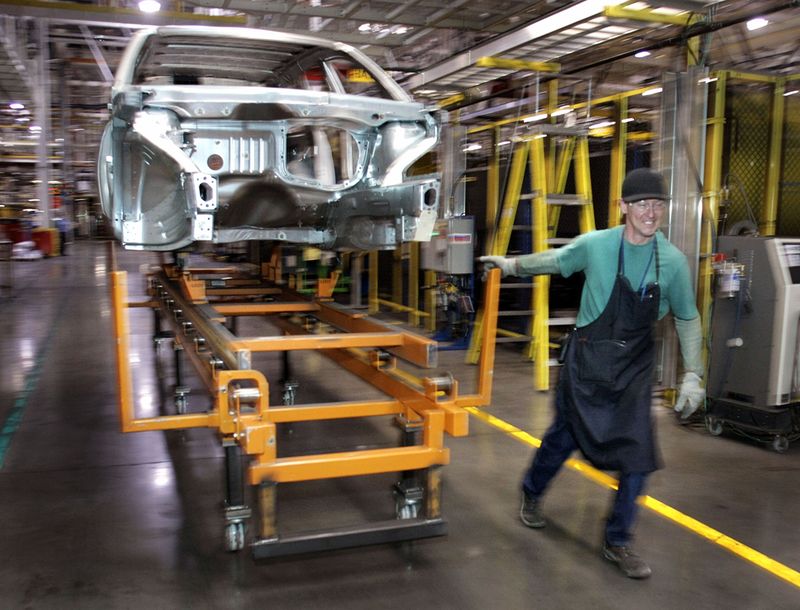 725 Сборка автомобилей на заводе General Motors