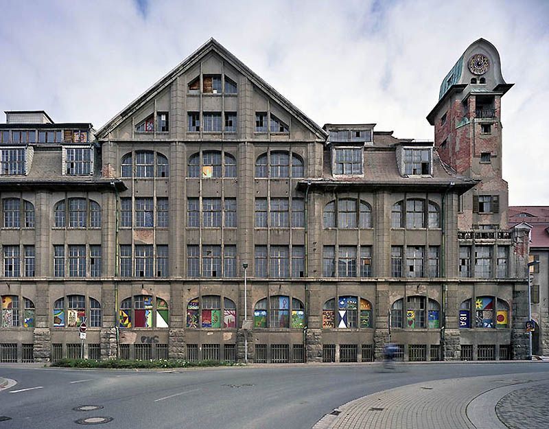 3. Здание бывшей бумажной фабрики в Ашерслебене, земля Саксония-Анхальт.