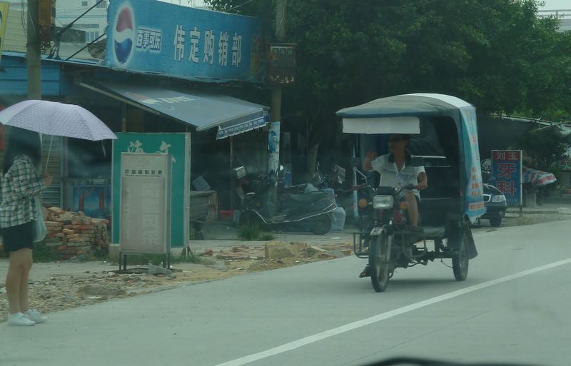 Как и на чем ездят в небольших провинциях Китая (18 фото+видео)