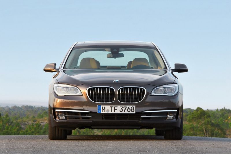 Компания BMW показала обновленную семерку (83 фото+4 видео)