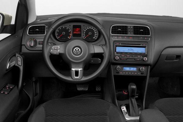Volkswagen представил свой бюджетный седан (22 фото)