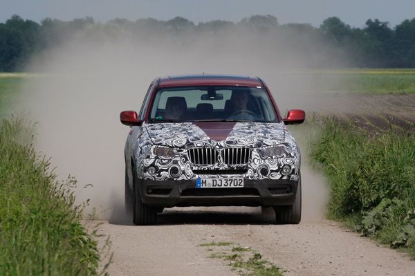 Подробности о новом кроссовере BMW X3 (32 фото)