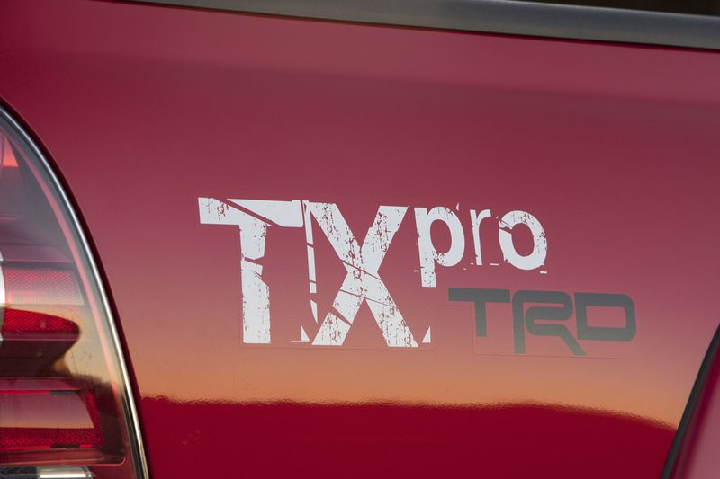 Аксессуары TRD T|X и T|X Pro для Toyota Tacoma (34 фото)