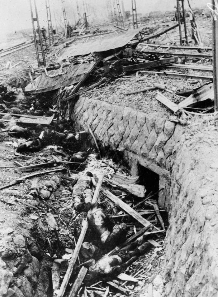 Хиросима и Нагасаки - последствия взрыва атомной бомбы (26 фото)