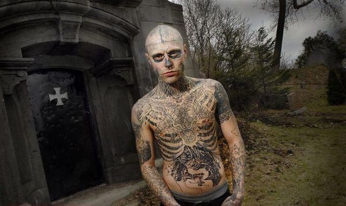 Человек, который любит татуировки (23 фото)