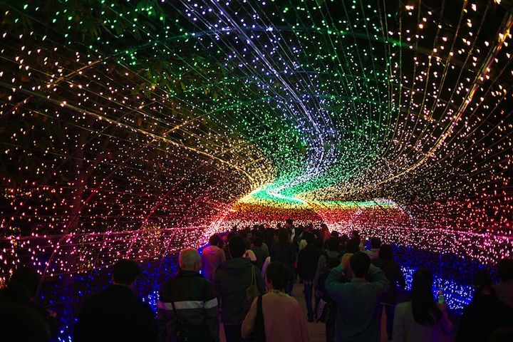 Самая большая в мире световая инсталляция (12 фото)