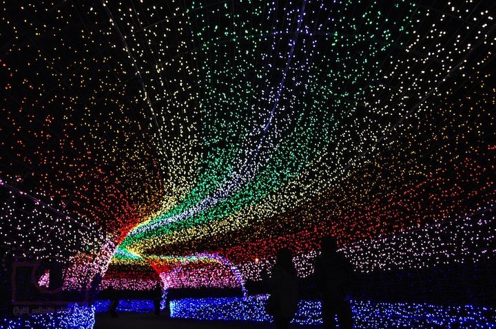 Самая большая в мире световая инсталляция (12 фото)