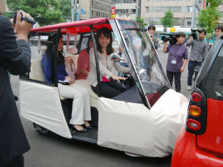 Самый безопасный японский автомобиль (4 фото + 1 видео)
