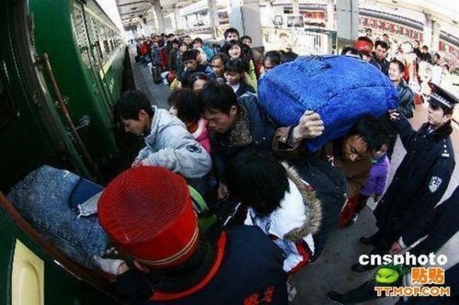 Китайская давка на вокзале (22 фото)