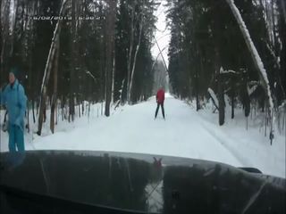 Лыжник против автомобилиста