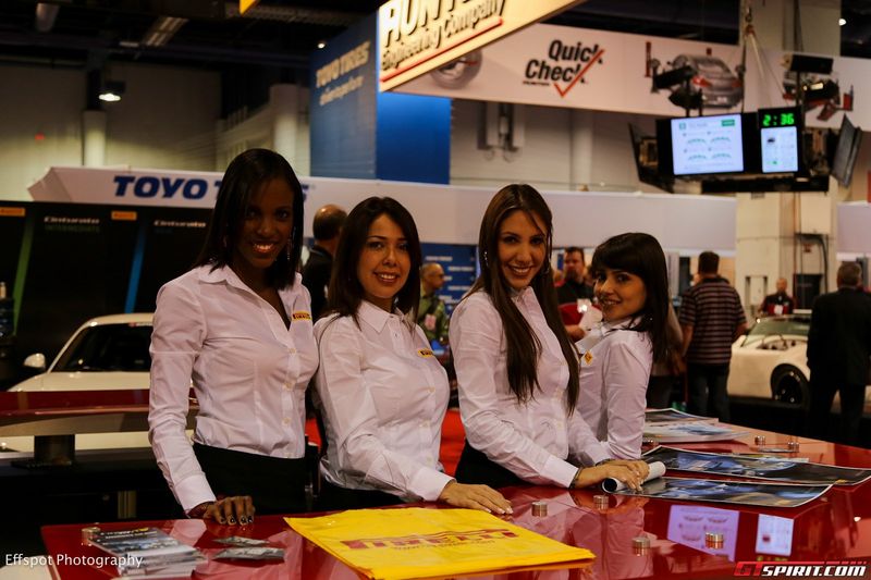 Девушки с выставки автотюнинга SEMA 2012 (41 фото)