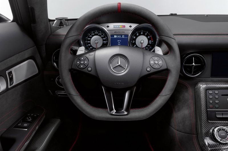 В компании Mercedes представили SLS AMG Black Series (28 фото)