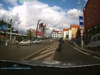 Чешские копы прижали мотоциклиста