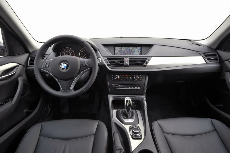 Новый BMW X1 xDrive28i с мотором TwinPower Turbo (54 фото)