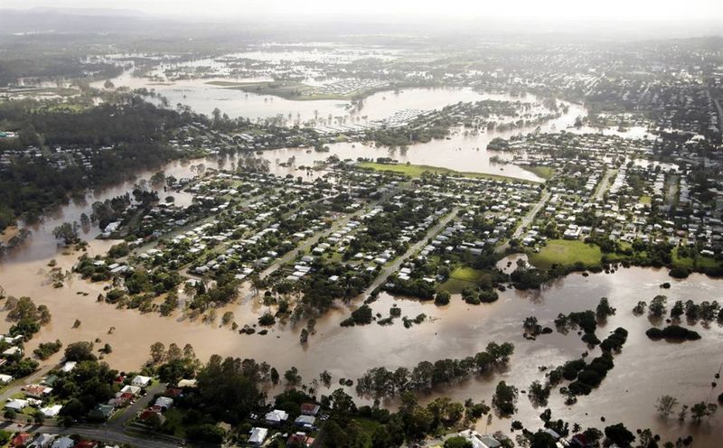 ss 110113 australia floods 06.ss full 990x615 Австралия подсчитывает убытки от наводнения