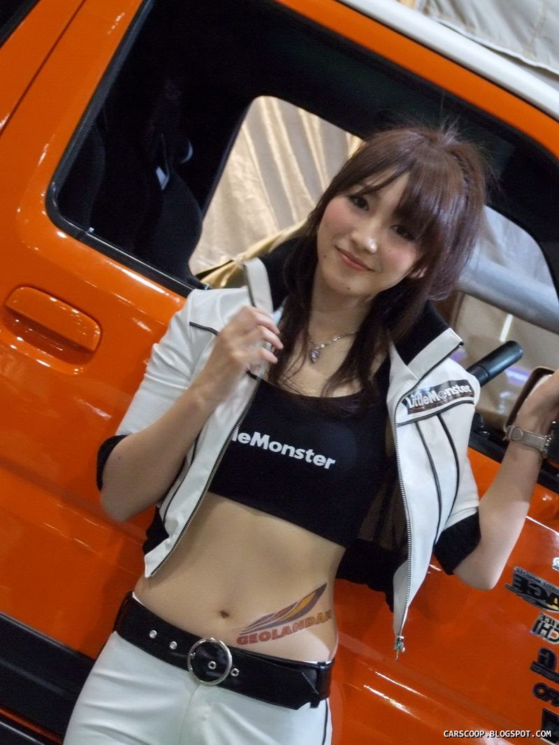 Девушки с Tokyo Auto Salon 2011 (147 фото)