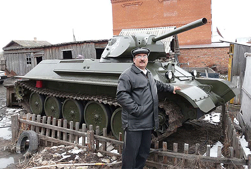 Деревенский конструктор танков (22 фото)
