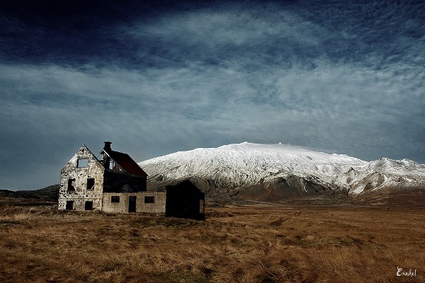 В 2008 году Виктор отправился в Исландию и сделал серию замечательных снимков: