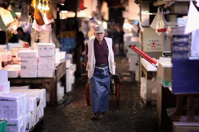 Самый знаменитый рыбный рынок в Японии (18 фото)
