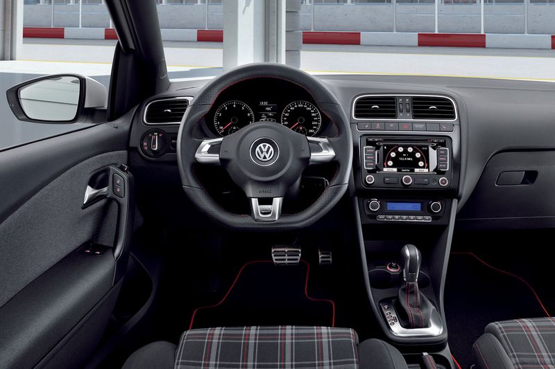 Обновленный Volkswagen Polo GTI 2011 (8 фото)