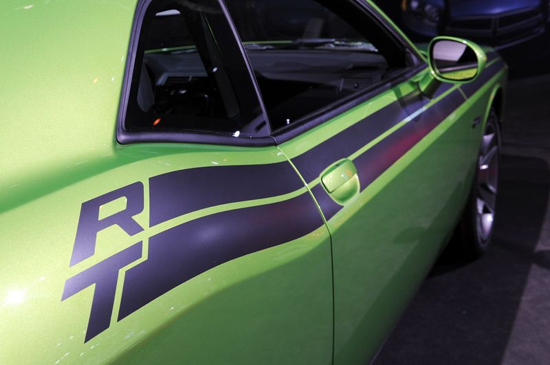 Dodge Challenger SRT8 Green With Envy уже в продаже (19 фото)