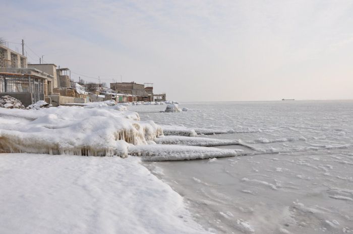 Черное море замерзло (34 фото)
