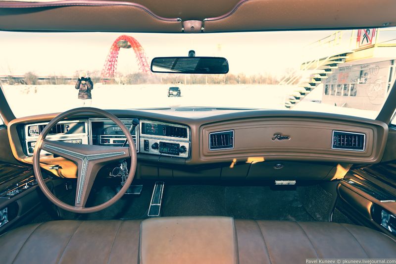 Фотосессия легендарного Buick Riviera 71 года выпуска (19 фото)