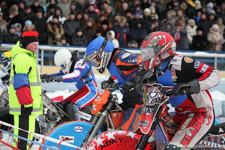Чемпионата мира по мотогонкам на льду в Подмосковье (20 фото)