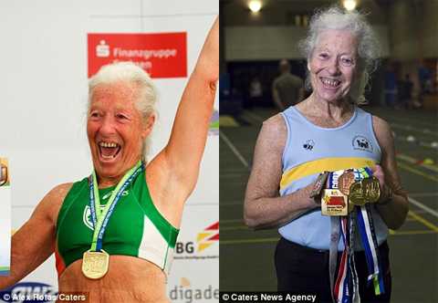 бабушка, спорт, атлетика, медали, рекорд
