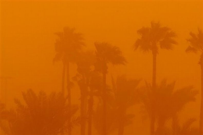 Саудовскую Аравию накрыла песчаная буря (10 фото)