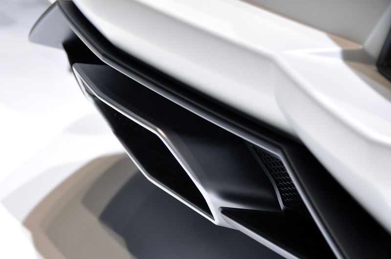 Lamborghini представили новый суперкар Aventador LP700-4 (106 фото+видео)