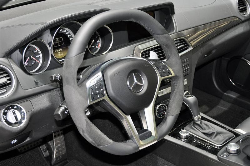 Универсал Mercedes C63 AMG показали публике в Женеве (18 фото)