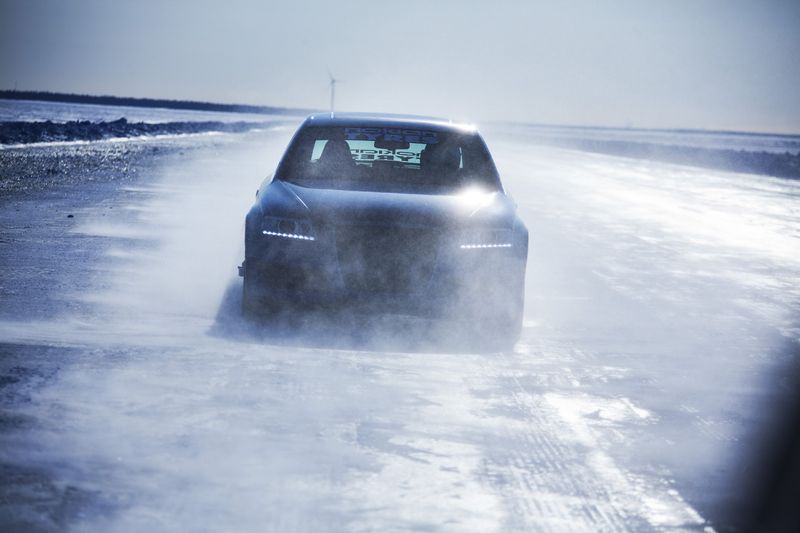 Новый рекорд скорости на люду от Audi RS6 (15 фото+видео)