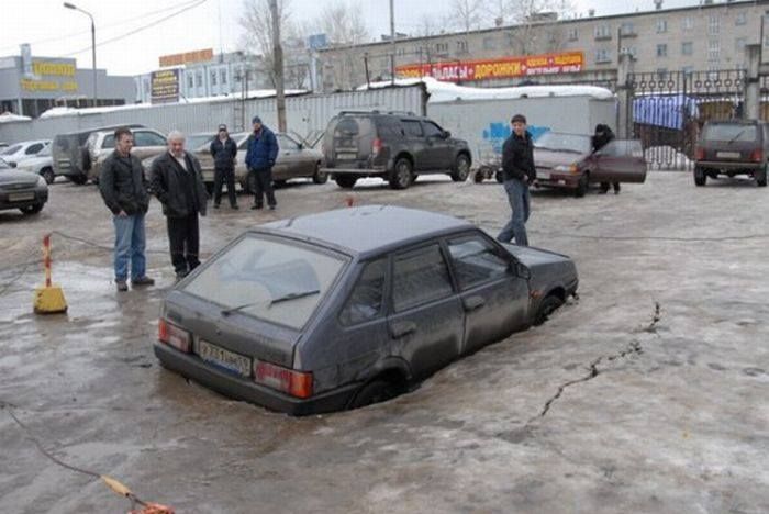 "Дураки и дороги" есть не только в России (24 фото)