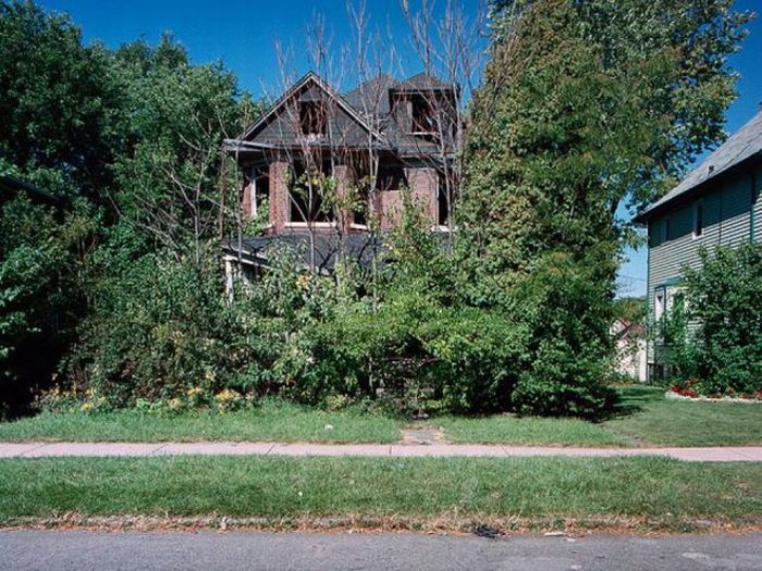 Дома умирающего Детройта (98 фото)