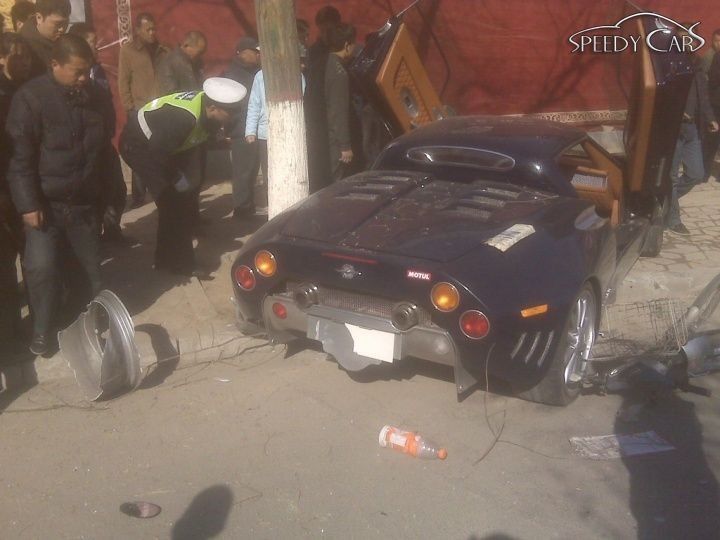 В Китае разбили Spyker C8 Spyder (22 фото)