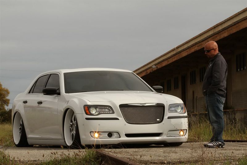 Крутой тюнинг Chrysler 300 (17 фото+3 видео)