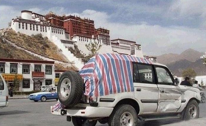 Опасная поездка в Тибет на китайском внедорожнике (15 фото)