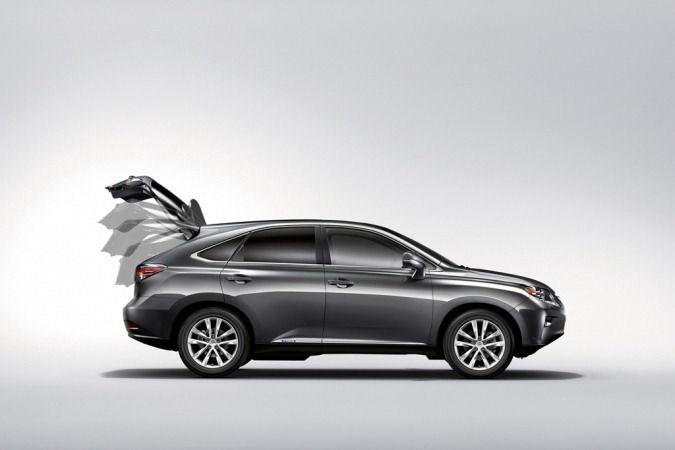 Компания Lexus показала первые снимки обновленной модели RX (25 фото)