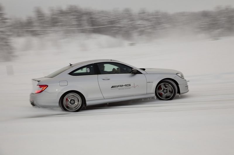 Фотоотчет с AMG Driving Academy Winter Sporting PRO (72 фото)